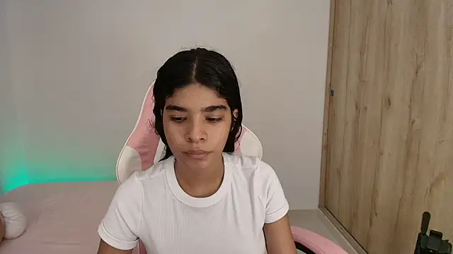 phia carter online show from 25, 6, 2026