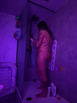 Snapshot of MissRaven_x chatting on 6, 3, 2026 MissRaven x online show from 6, 3, 2026