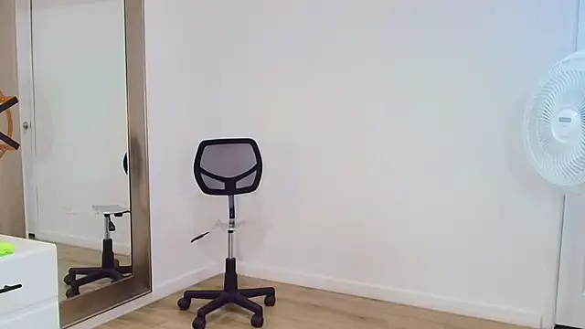 Sara BigAss- online show from 8, 1, 2026