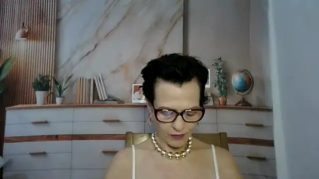 Luna-Hot0802 online show from 6, 4, 2026