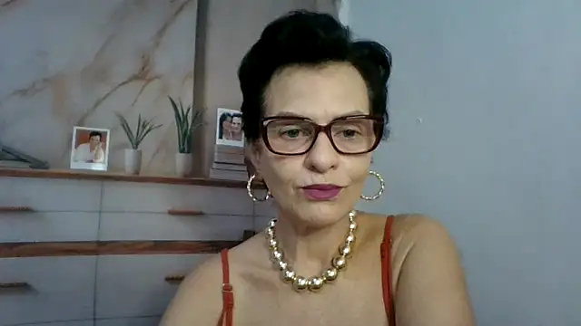 Luna-Hot0802 online show from 9, 4, 2026