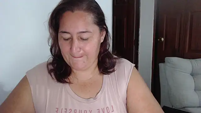 Snapshot of VioletBruces chatting on 7, 1, 2026 VioletBruces online show from 7, 1, 2026