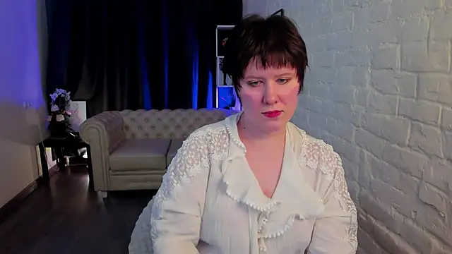 Snapshot of Eveleen_Brown chatting on 5, 12, 2025 Eveleen Brown online show from 5, 12, 2025