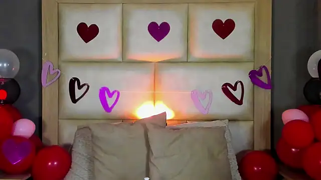 TaniaRedd  online show from 15, 2, 2026