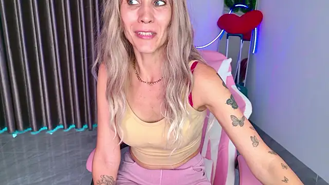 betty xoxoo online show from 16, 2, 2026