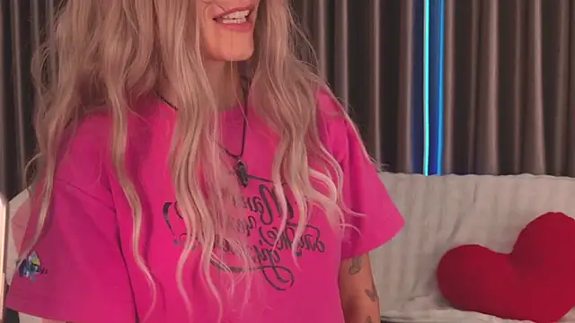 betty xoxoo online show from 25, 4, 2026