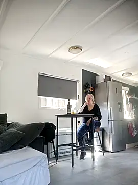 jefflatex45 online show from 24, 4, 2026