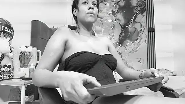 Valentina and sneider  online show from 17, 3, 2026