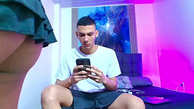 Valentina and sneider  online show from 27, 4, 2026