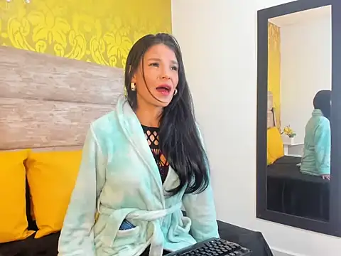 Samantha Ortiz69 online show from 24, 4, 2026