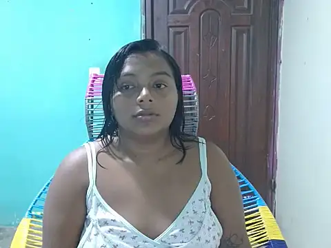 Snapshot of caro_lil chatting on 9, 7, 2026 caro lil online show from 9, 7, 2026