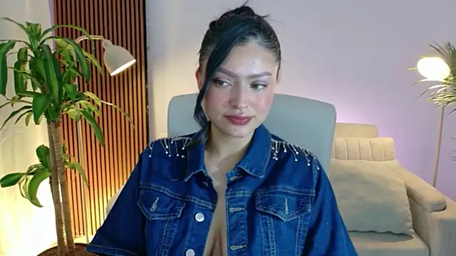 victoria   moon online show from 21, 4, 2026