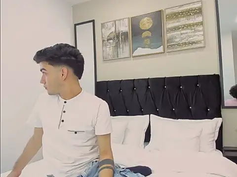 Snapshot of Feiccer_Thomson1 chatting on 4, 12, 2025 Feiccer Thomson1 online show from 4, 12, 2025