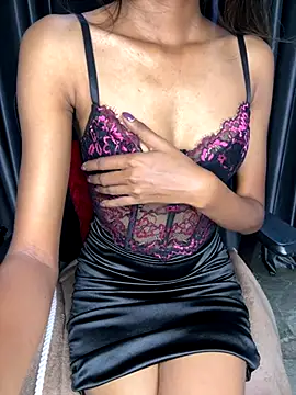 Snapshot of -Micky- chatting on 5, 12, 2025 -Micky- online show from 5, 12, 2025