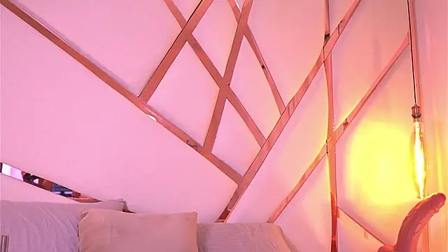 Sophie-velvet online show from 3, 6, 2026