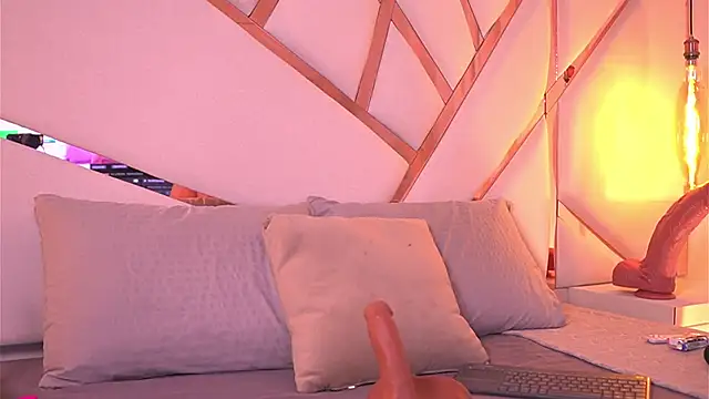 Sophie-velvet online show from 5, 6, 2026