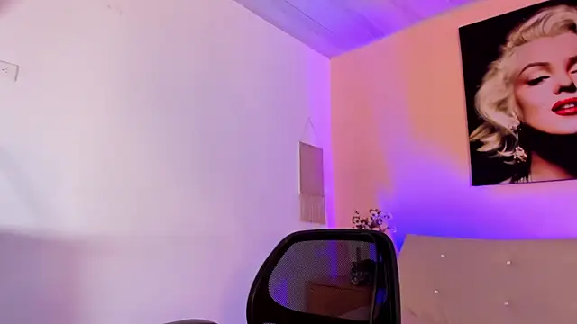 HotThreesoome online show from 24, 4, 2026