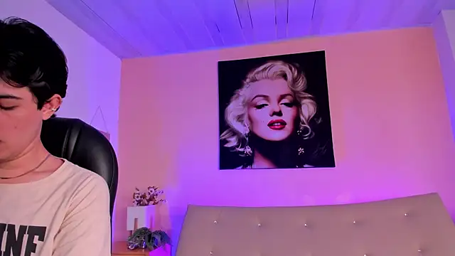 HotThreesoome online show from 25, 4, 2026