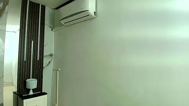 AprillRoss online show from 22, 12, 2025