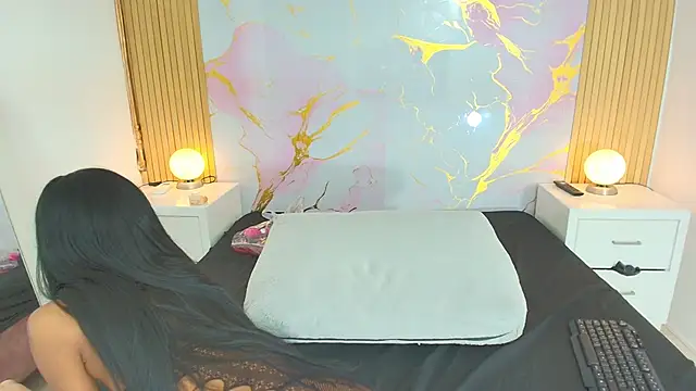 AprillRoss online show from 18, 2, 2026