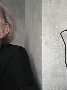 HapinessLovee online show from 23, 4, 2026