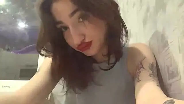 Snapshot of PanickedCowrie chatting on 5, 12, 2025 PanickedCowrie online show from 5, 12, 2025