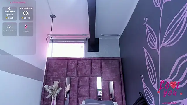 Kiara Fox   online show from 19, 3, 2026