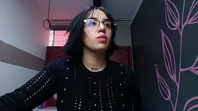 Kiara Fox   online show from 27, 4, 2026