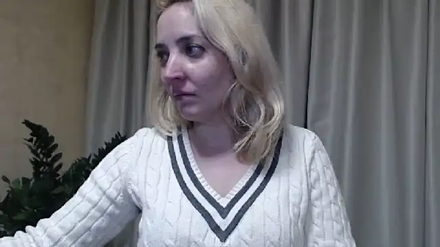 Snapshot of sweetpussy chatting on 23, 2, 2025 sweetpussy online show from 23, 2, 2025