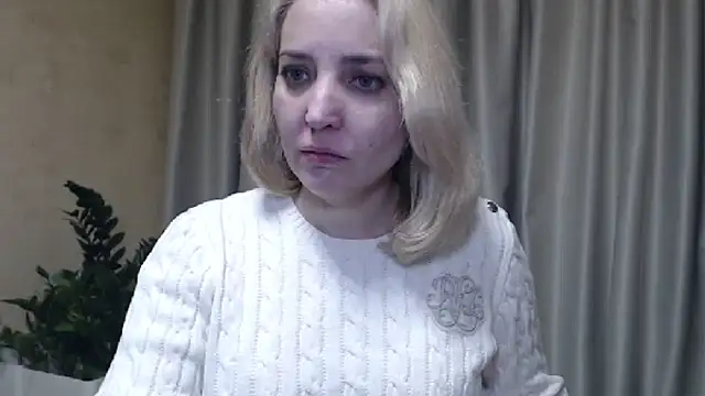 Snapshot of sweetpussy chatting on 25, 2, 2025 sweetpussy online show from 25, 2, 2025