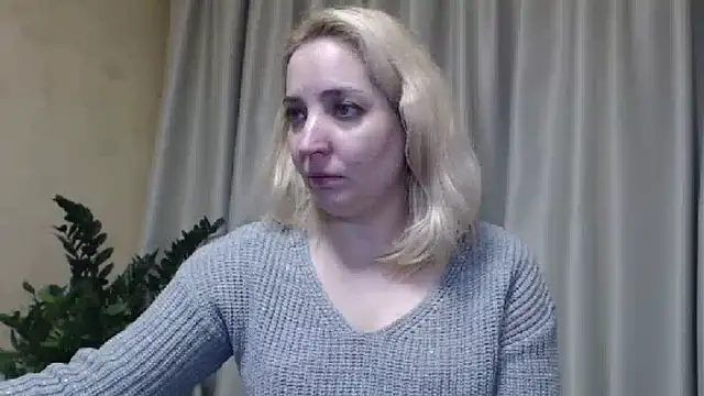 Snapshot of sweetpussy chatting on 28, 2, 2025 sweetpussy online show from 28, 2, 2025