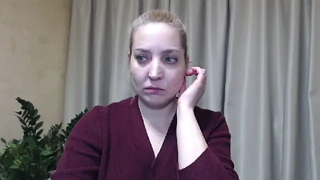 Snapshot of sweetpussy chatting on 4, 3, 2025 sweetpussy online show from 4, 3, 2025