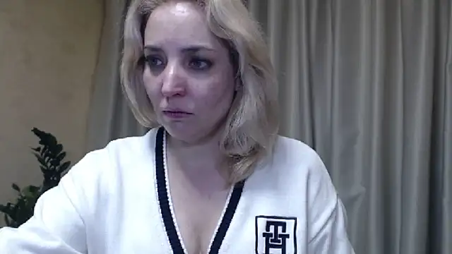 Snapshot of sweetpussy chatting on 5, 3, 2025 sweetpussy online show from 5, 3, 2025