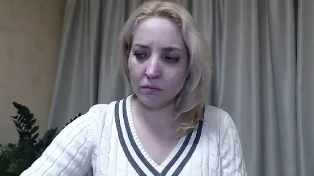 Snapshot of sweetpussy chatting on 7, 3, 2025 sweetpussy online show from 7, 3, 2025