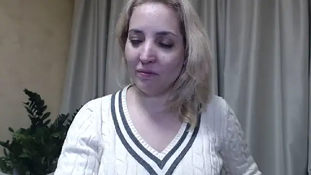 Snapshot of sweetpussy chatting on 13, 3, 2025 sweetpussy online show from 13, 3, 2025