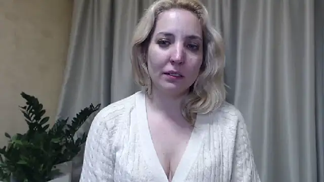 Snapshot of sweetpussy chatting on 15, 3, 2025 sweetpussy online show from 15, 3, 2025