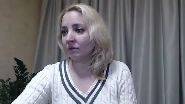 Snapshot of sweetpussy chatting on 18, 3, 2025 sweetpussy online show from 18, 3, 2025