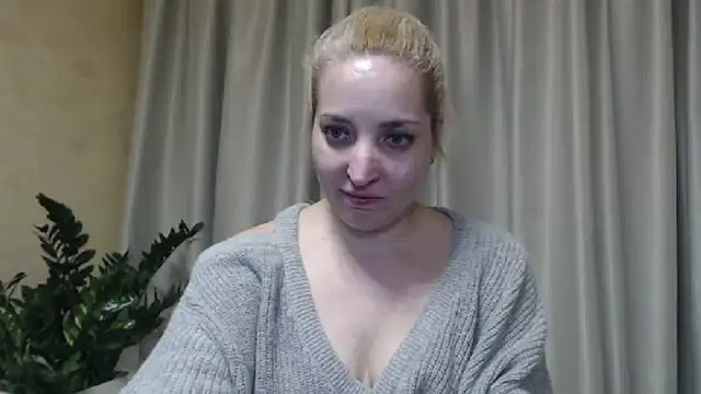 Snapshot of sweetpussy chatting on 19, 3, 2025 sweetpussy online show from 19, 3, 2025