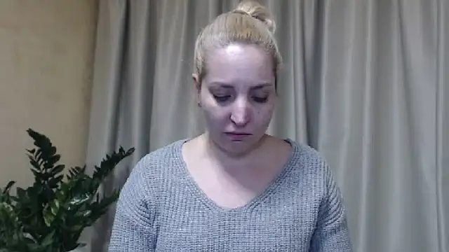 Snapshot of sweetpussy chatting on 22, 3, 2025 sweetpussy online show from 22, 3, 2025