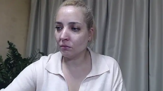 Snapshot of sweetpussy chatting on 29, 10, 2025 sweetpussy online show from 29, 10, 2025