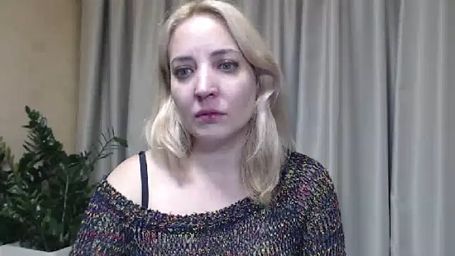 Snapshot of sweetpussy chatting on 30, 10, 2025 sweetpussy online show from 30, 10, 2025