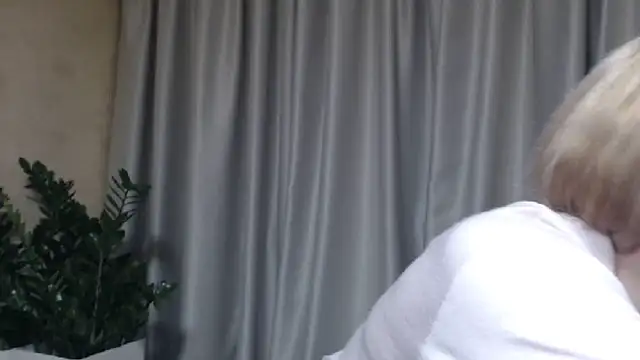 Snapshot of sweetpussy chatting on 7, 11, 2025 sweetpussy online show from 7, 11, 2025