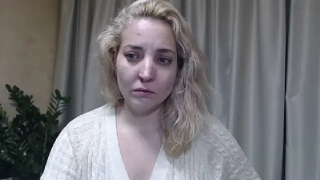 Snapshot of sweetpussy chatting on 8, 11, 2025 sweetpussy online show from 8, 11, 2025