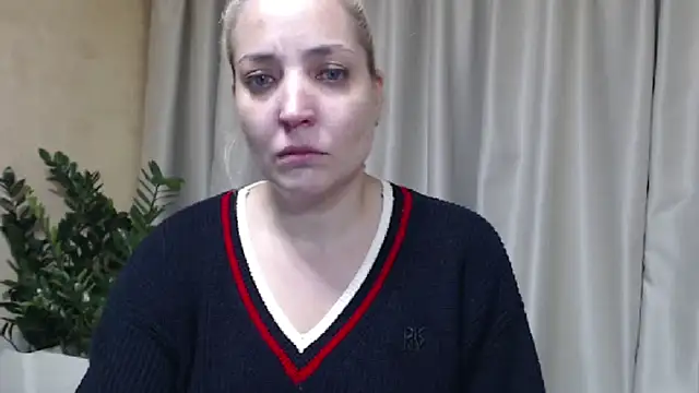 Snapshot of sweetpussy chatting on 12, 11, 2025 sweetpussy online show from 12, 11, 2025