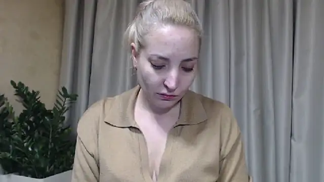 Snapshot of sweetpussy chatting on 20, 11, 2025 sweetpussy online show from 20, 11, 2025