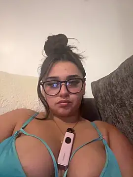 Wild Busty Niyah XX online show from 10, 3, 2026