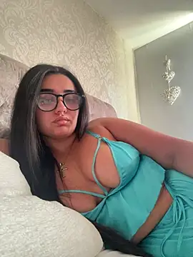 Wild Busty Niyah XX online show from 28, 7, 2026