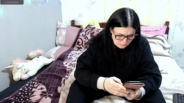 SashaBond online show from 5, 3, 2026