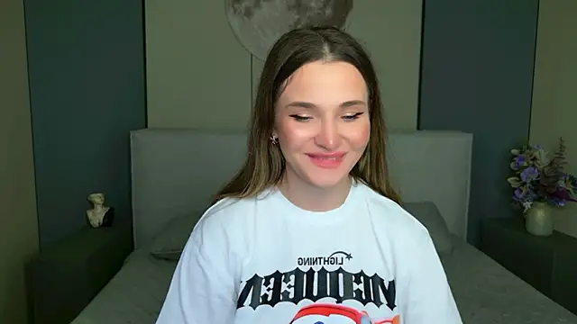 Lina Sinerz online show from 19, 4, 2026