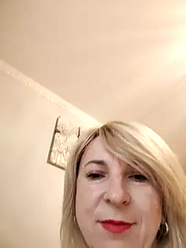 Snapshot of AhlyssaLove1155 chatting on 5, 5, 2026 AhlyssaLove1155 online show from 5, 5, 2026